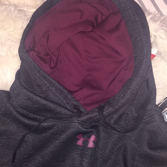 Black under armor Sweatshirt - Picture 3 of 3